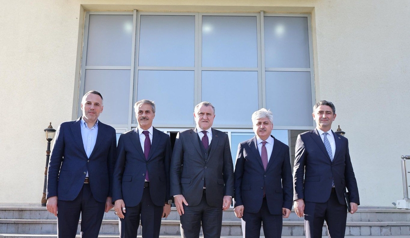 yunus-tever-den-bakan-bak-a-tesekkursmo3mugya0