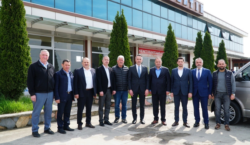 Yunus Tever Hendek'te ziyaretlerde bulundu