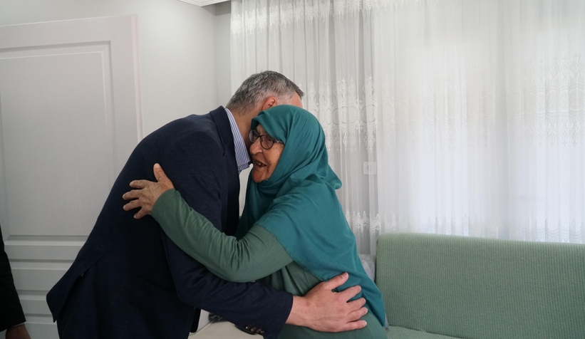 yunus-tever-her-kapi-bir-gonul-programina-kaynarca-ile-devam-ettidvjsew1euu