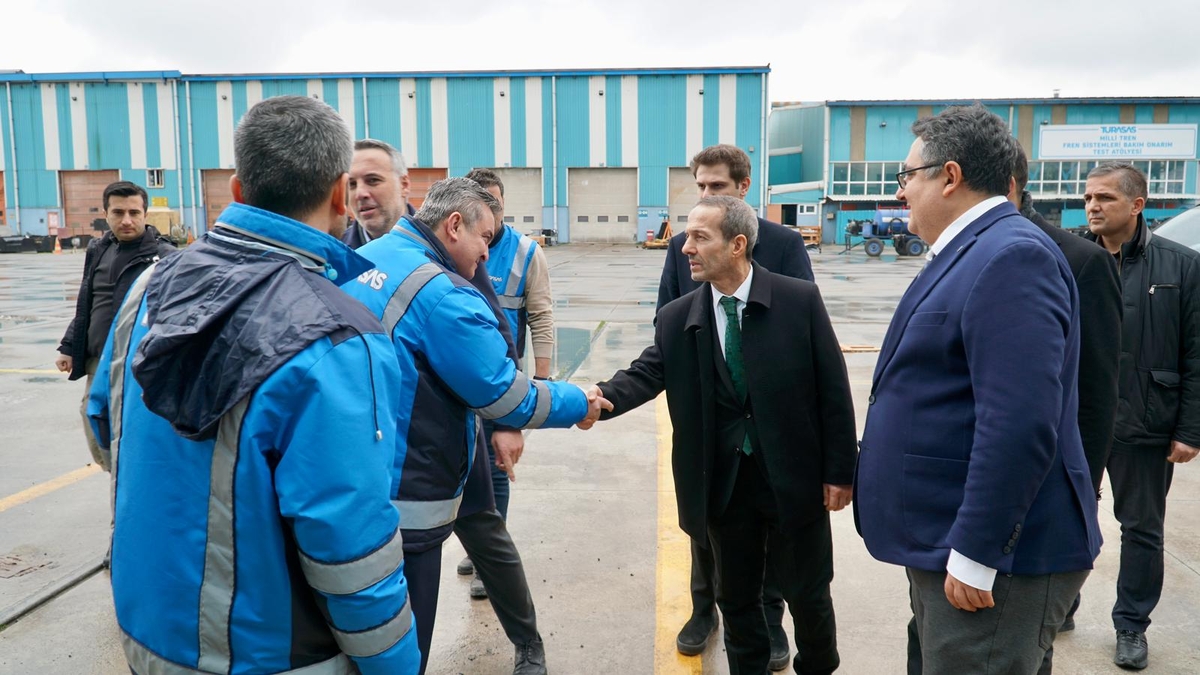 Yunus Tever Milli Hızlı Tren Fabrikası inşaat alanında inceleme yaptı