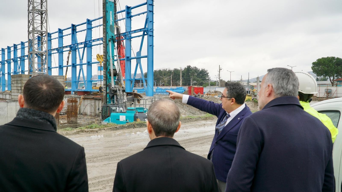 Yunus Tever Milli Hızlı Tren Fabrikası inşaat alanında inceleme yaptı