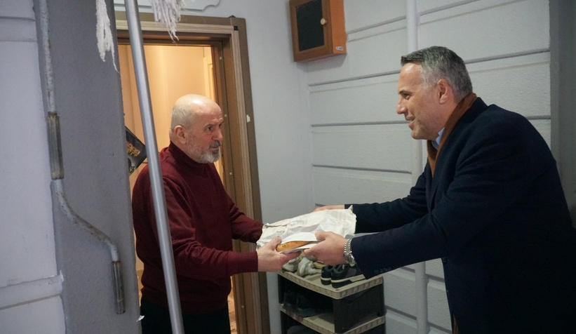 yunus-tever-ramazan-ziyaretlerine-adapazari-ile-devam-ettiakrgz0oyah