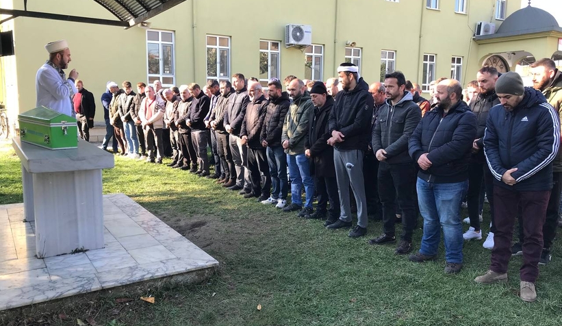 Yürek yakan acı; Oğlunun kefenini çözüp son kez sevdi