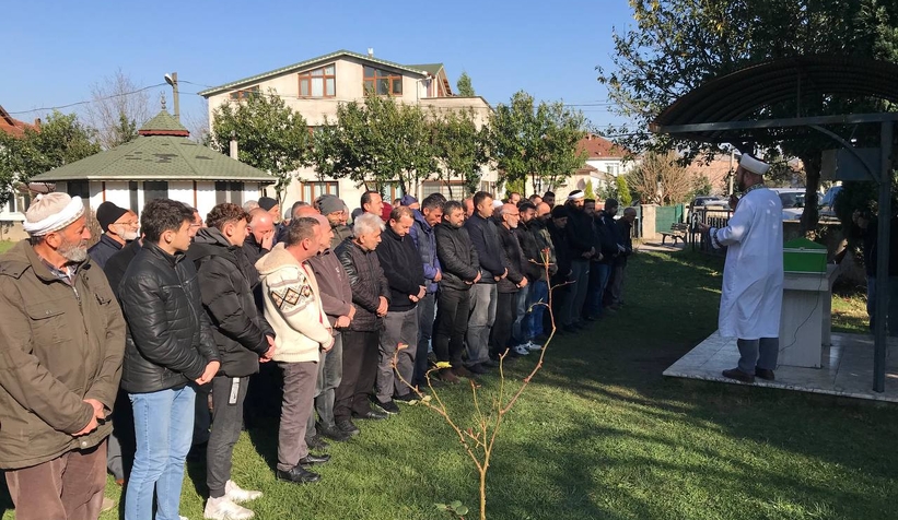 Yürek yakan acı; Oğlunun kefenini çözüp son kez sevdi