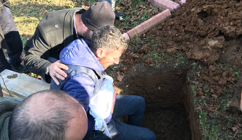 Yürek yakan acı; Oğlunun kefenini çözüp son kez sevdi