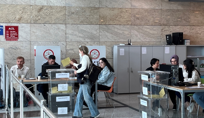 Yurt dışında ikinci tur için oy verme işlemi başladı