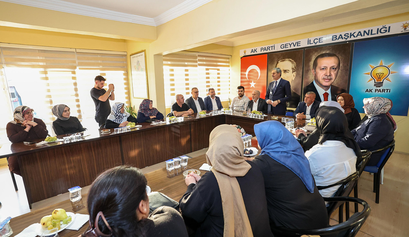 Yusuf Alemdar Geyve’yi ziyaret etti