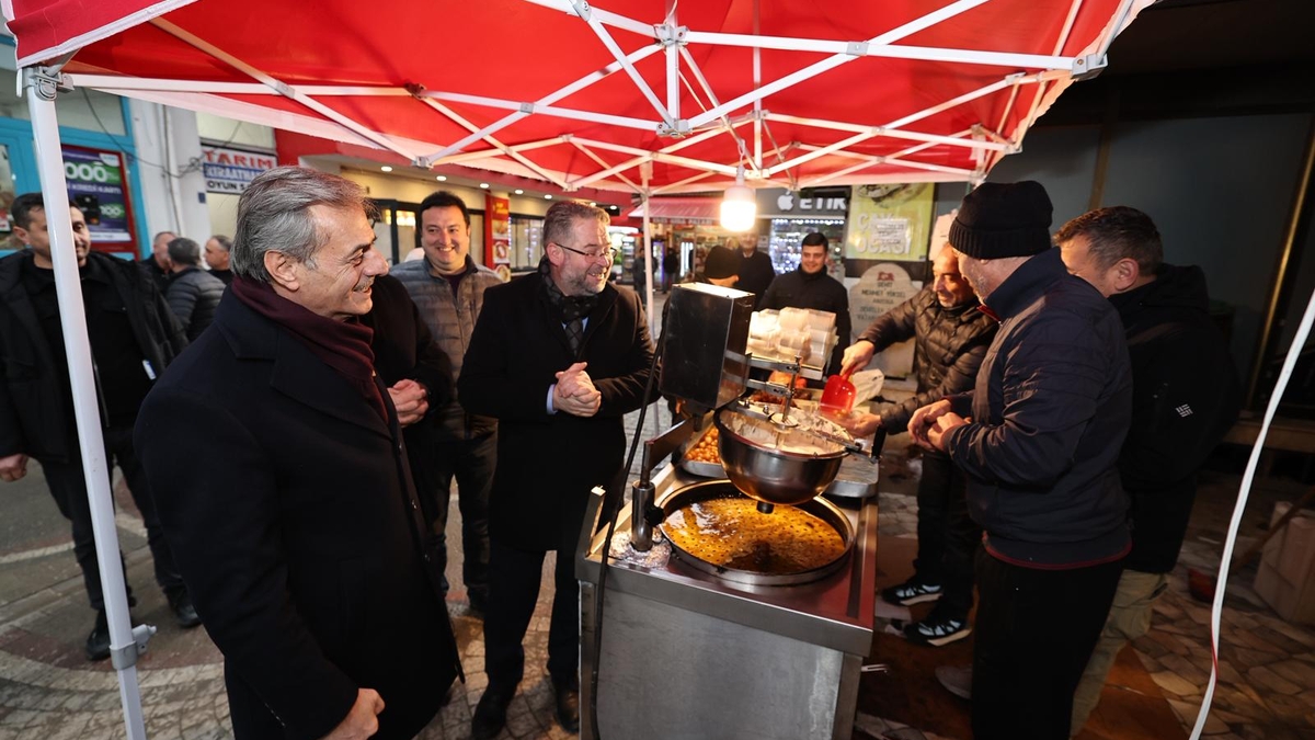Yusuf Alemdar iftar öncesi Geyve’de vatandaşla kucaklaştı