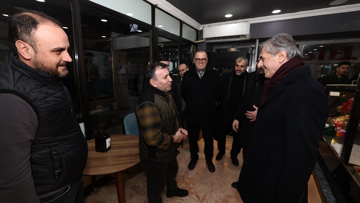 Yusuf Alemdar iftar öncesi Geyve’de vatandaşla kucaklaştı