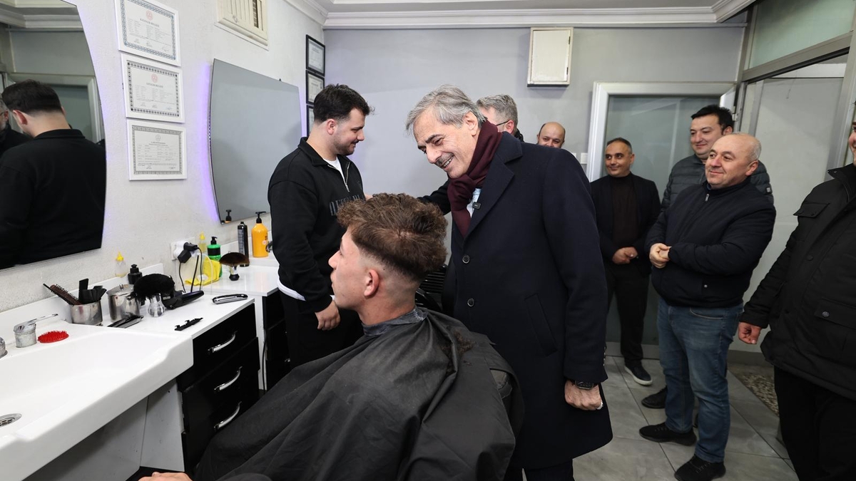 Yusuf Alemdar iftar öncesi Geyve’de vatandaşla kucaklaştı