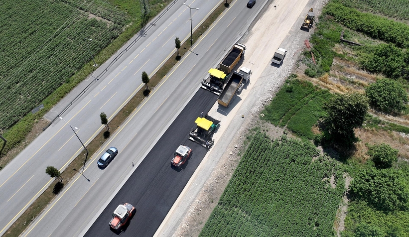 yusuf-alemdar-metrobus-hatti-calismalarini-sahada-takip-ediyorrhnlsvfpof
