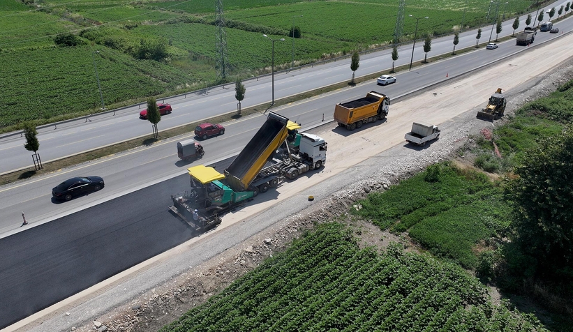 yusuf-alemdar-metrobus-hatti-calismalarini-sahada-takip-ediyorrhnlsvfpof