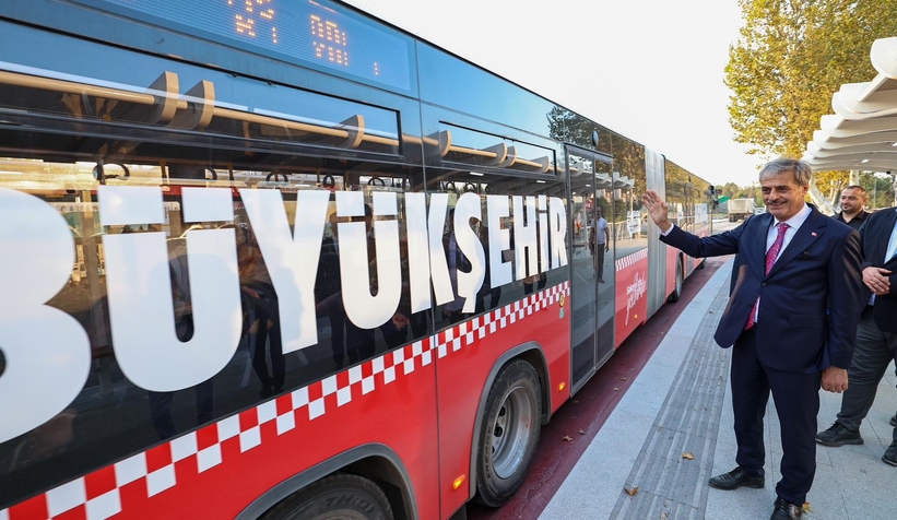 yusuf-alemdar-metrobuse-binip-vatandasi-dinledishzosfpkvg