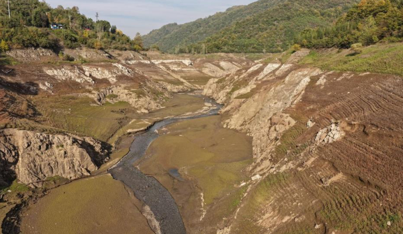 yuvacik-baraji-nda-su-bitiyortm1iwlncbf