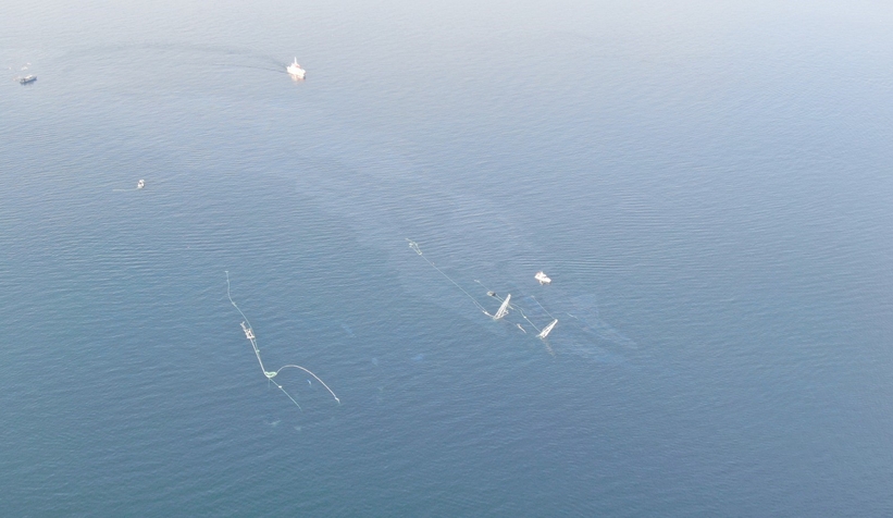 Yüzer havuz battı 24 kişi kişi böyle kurtarıldı