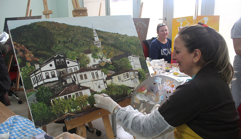 Yüzlerce kişi Büyükşehir SAMEK’le koluna sanat bileziğini taktı