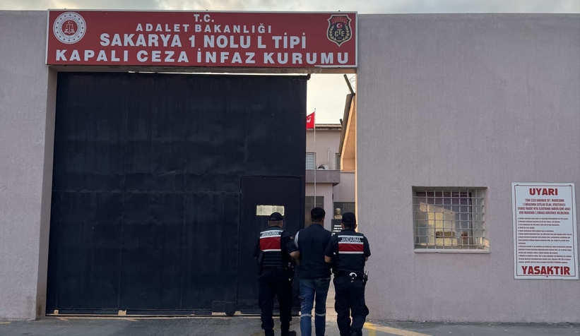 Zehir tacirlerine üç ilçede operasyon