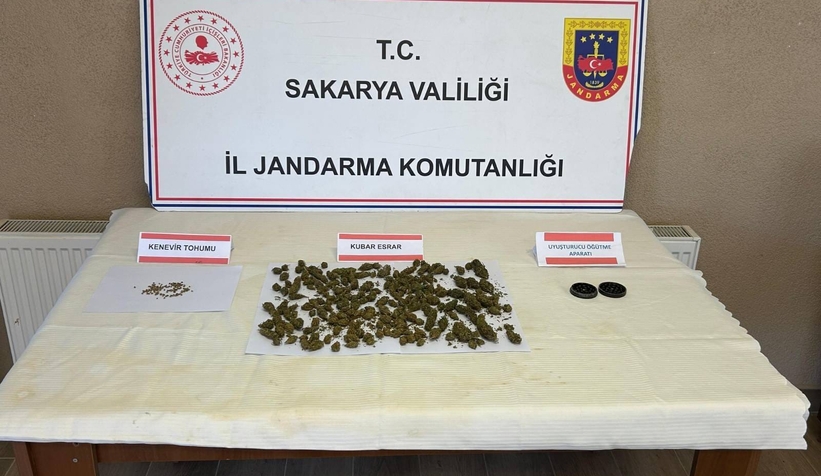 Zehir tacirlerine üç ilçede operasyon