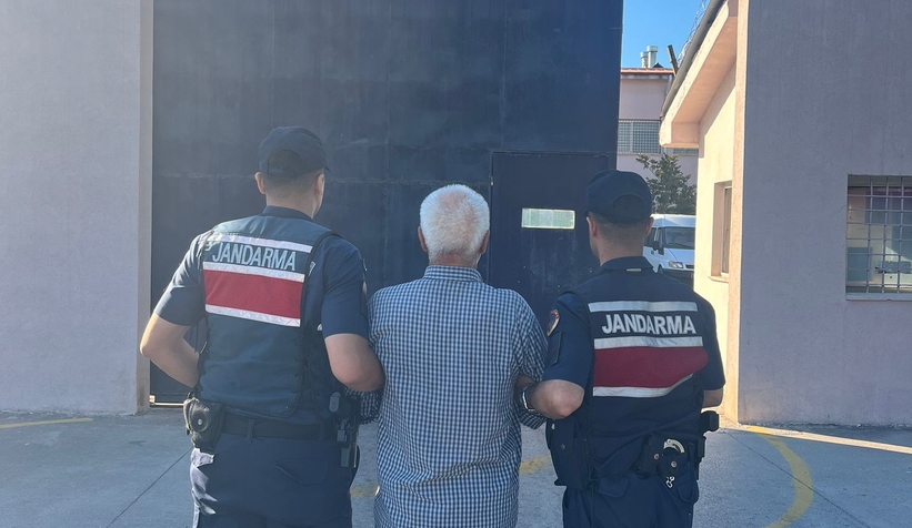 Zehir tacirlerine üç ilçede operasyon