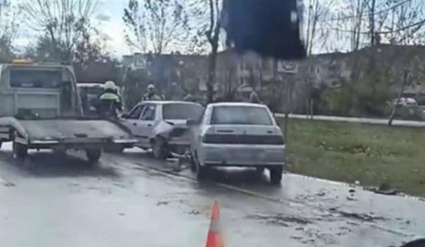 Zincirleme kaza: 9 araç birbirine girdi