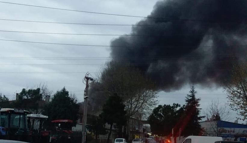 Zirai aletlerde yangın; Alevlere teslim oldu