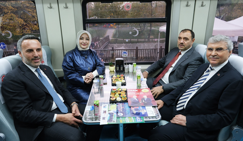 “vagonla-ozdeslesen-bir-sehir”k2firvhbru