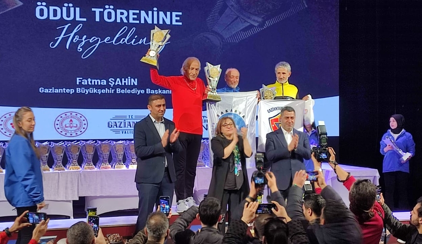 Gazi Yarı Maratonu’nda altın madalya Büyükşehir’in