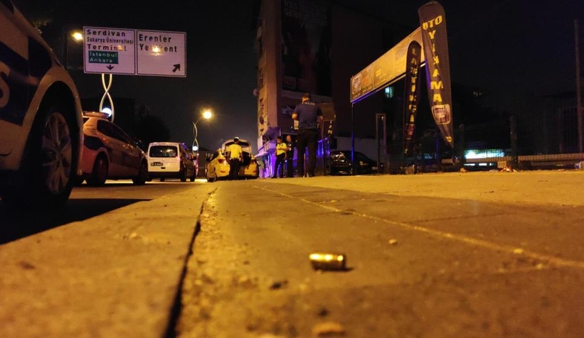 Gece kulübü önünde silahlı çatışma: 2 yaralı