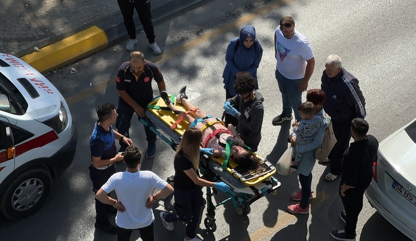 Genç kıza araç çarptı