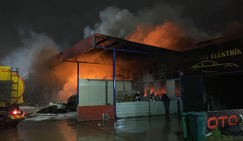 Geri dönüşüm ve boya dükkanında yangın