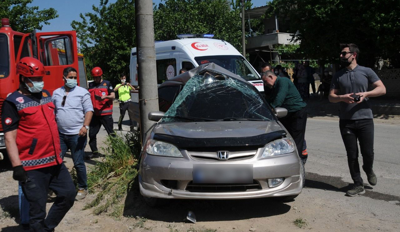 Geyve'de feci kaza: 1'i ağır, 3 yaralı