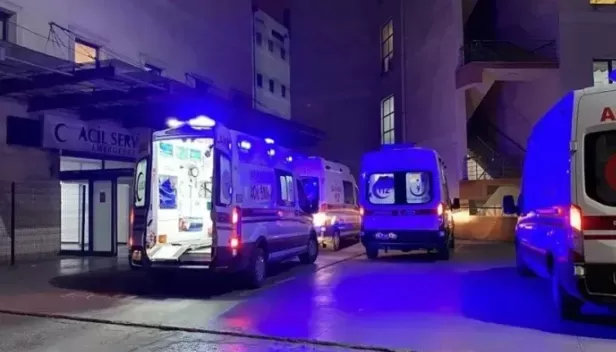 Geyve'de feci kaza: 3 yaralı