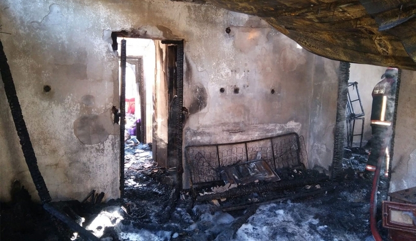 Geyve'de iki ev kül oldu