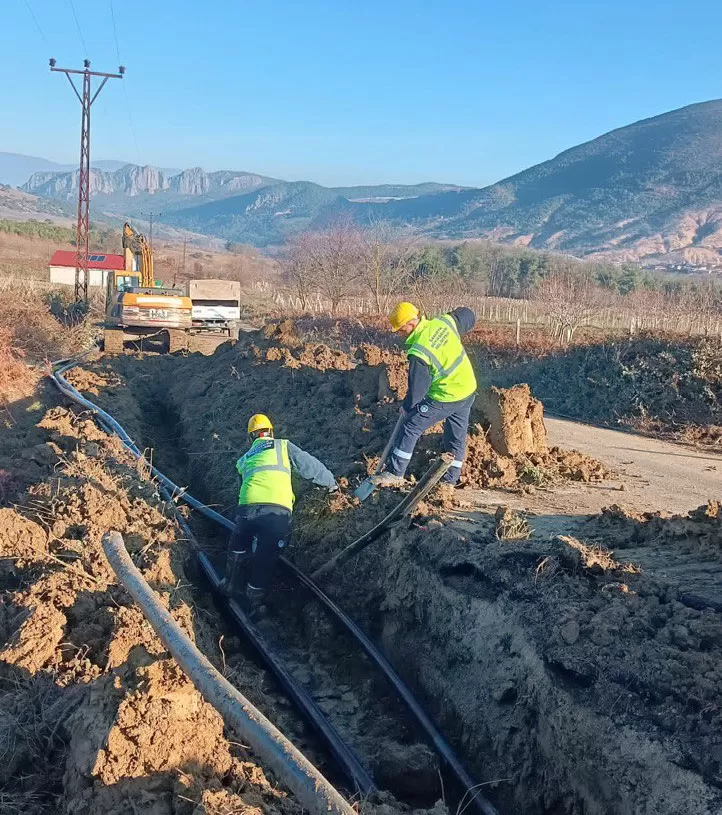 Geyve'de iki mahalleye yeni içmesuyu hattı