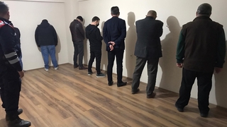 Geyve'de kumarcılara baskın