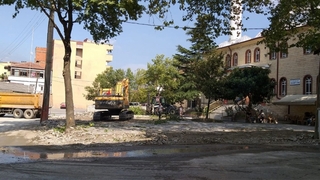 Geyve'de meydan için ilk kazma vuruldu