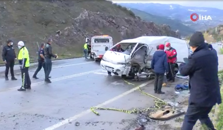 Geyve'deki feci kaza kamerada