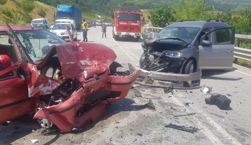 Geyve'de feci kaza: Yaşlı çift öldü