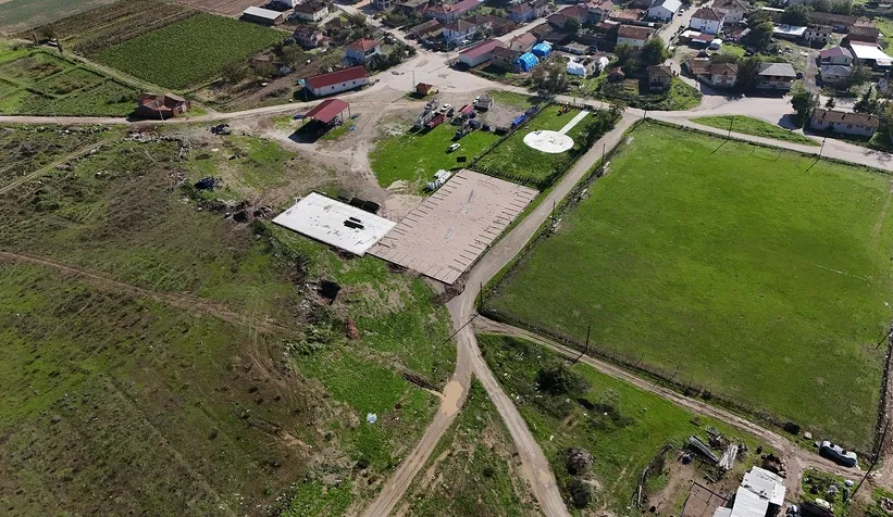 Geyve’de Eşme ve Bayat’a spor kompleksi