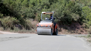 Geyve’nin iki mahallesinde daha beton yol tamam