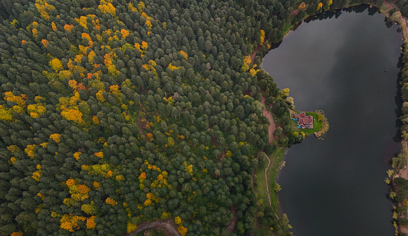 Gölcük Tabiat Parkı’nda sonbahar güzelliği 