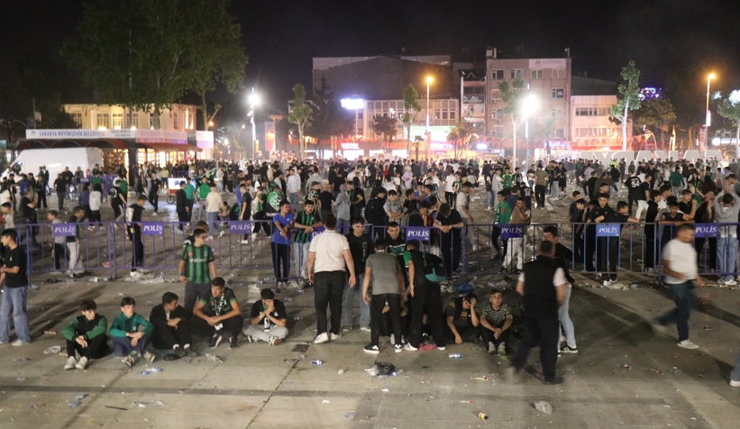 Golle Umutlanmıştık Taraftar Meydanda Yıkıldı