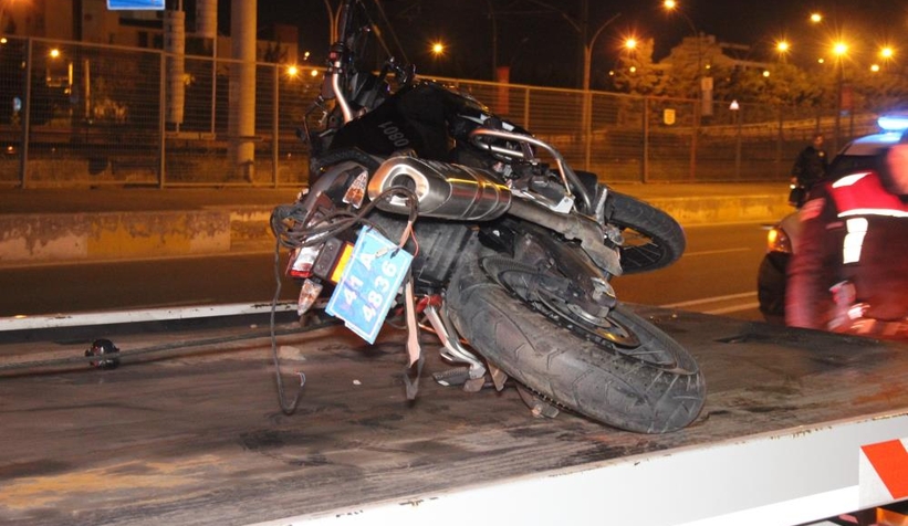 Görevden dönen polis kaza yaptı: 1 yaralı