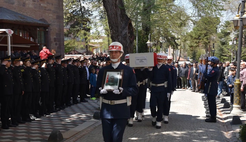 Görevi başında hayatını kaybeden askere son görev