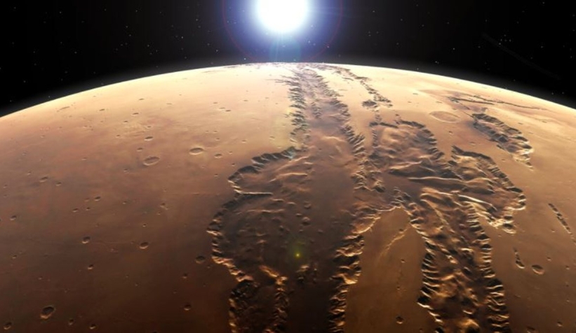 Güneş sisteminin en büyük kanyonu görüntülendi