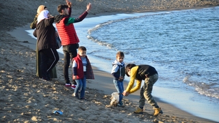 Güneşi gören sahile akın etti