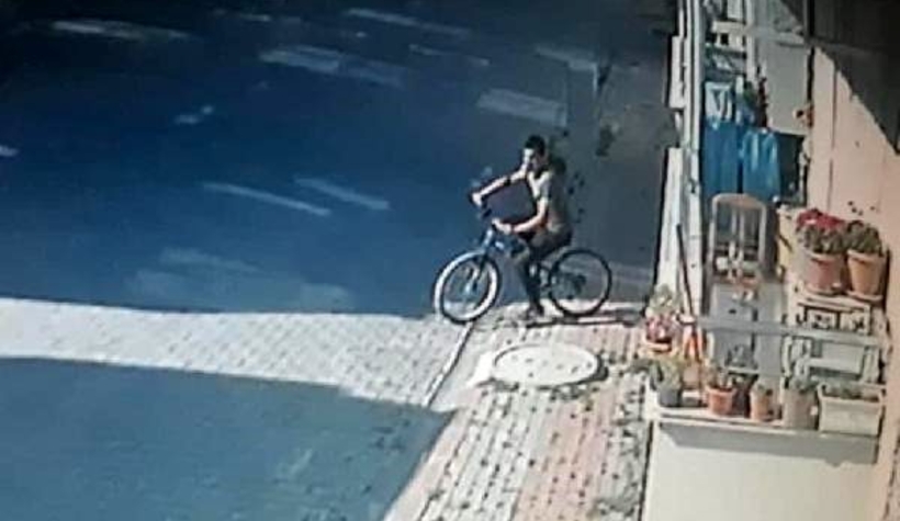 Güpegündüz bisikleti böyle çaldı!