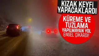 Güzlek’e kar keyfi için çıktılar, Yol heveslerini yarıda kesti