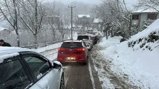 Güzlek’te kızak keyfi, ulaşımda çile