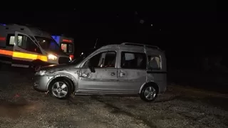 Hafif ticari araç devrildi: 2 yaralı